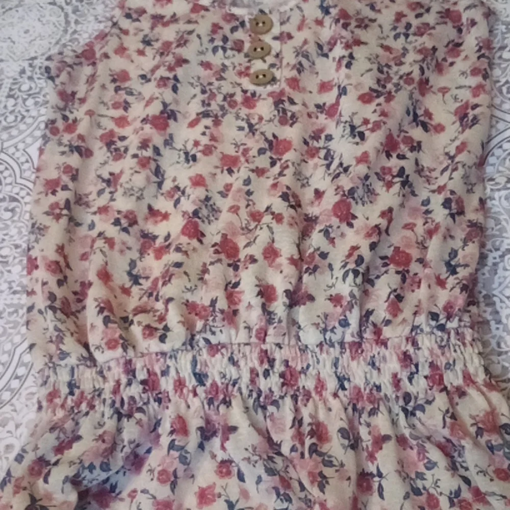 JUNIORS floral top - Picture 4 of 12